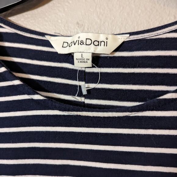 Davi & Dani T-shirt Dress - Picture 2 of 3